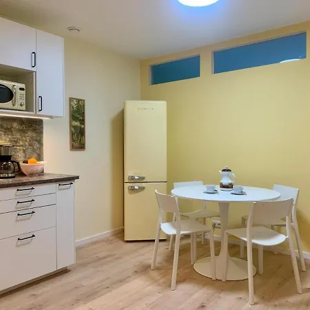 Flat With 3 Bedrooms And Free Parking Space * Munich